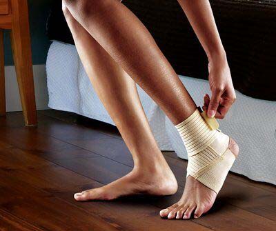 3M FUTURO Sprunggelenkbandage S