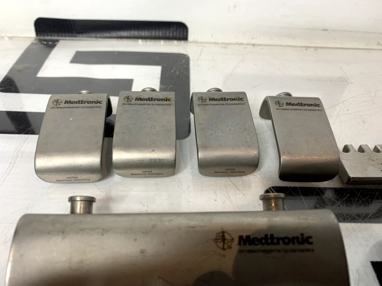 RETRACTOR RACK 28701 OCTOBASE RACK