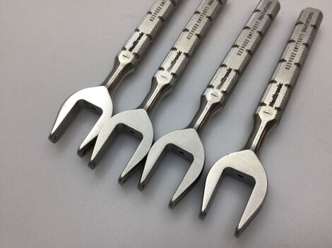 HANDLE 8239002 COUNTER TORQUE HANDLE