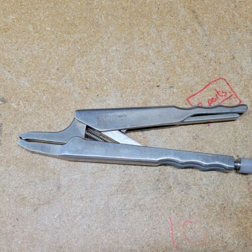 INSTRUMENT 815-905 DORSAL GRIP ROD HOLDR