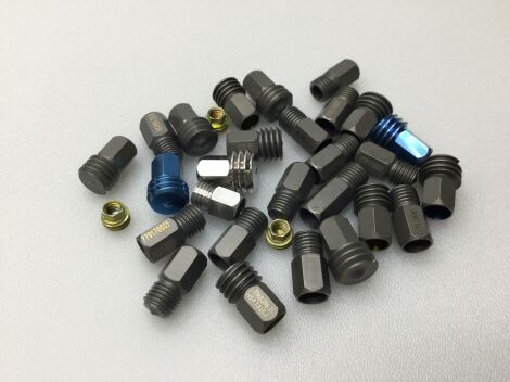 SCREW 858-855  SS M8 BREAK OFF SET