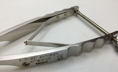 INSTRUMENT 9060265 CURVED ANT SPREADER