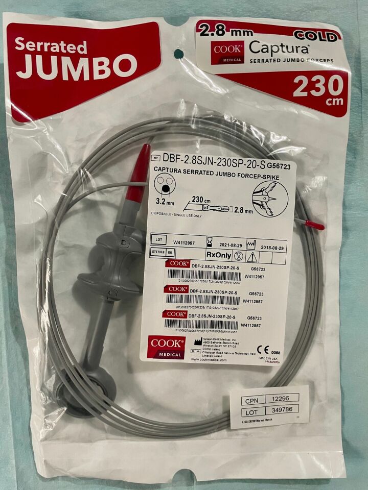 Captura Serrated Jumbo Forceps - Spike, 1 Each